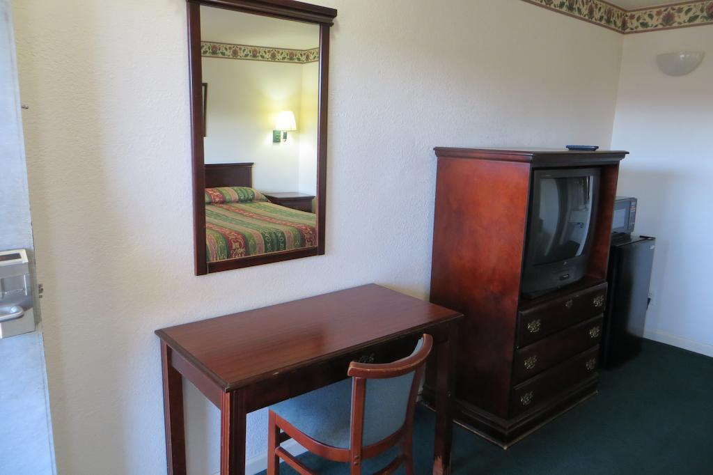 Capri Motel เรดวูดซิตี้ ภายนอก รูปภาพ
